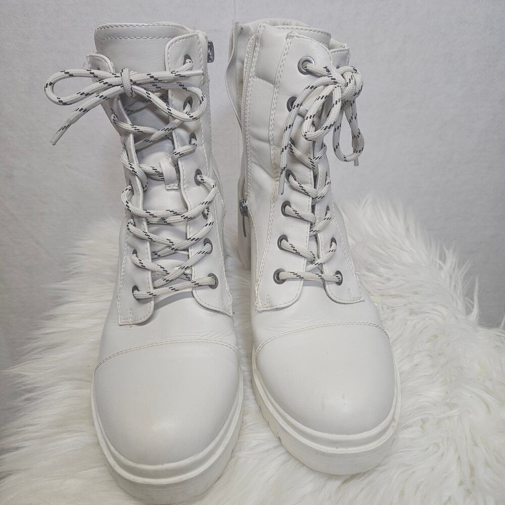 Nine West Women's White Chunky Heel Combat Boots - Size 10 - Lace Up Goth Retro